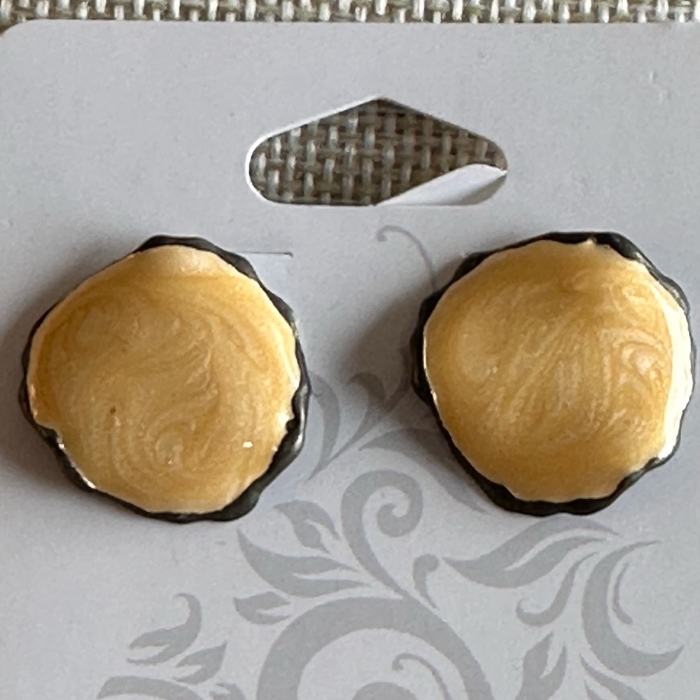 Buttery, yellow, asymmetrical circular earrings